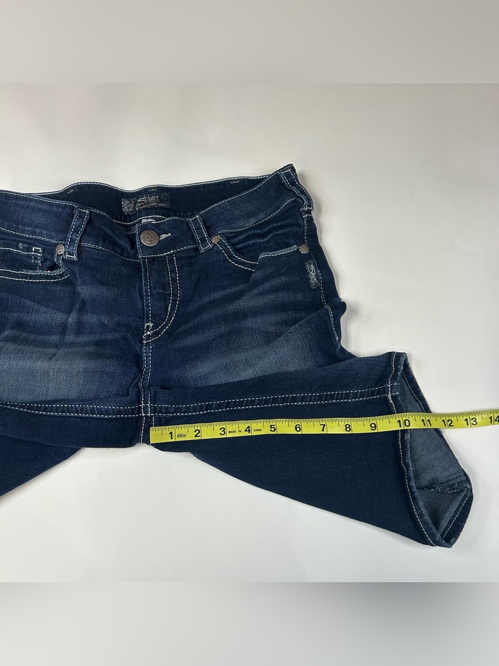 Silver Jeans Women’s Size W30/L11 Suki Mid Bermuda Jean Shorts Dark Wash #4209 - Picture 6 of 9